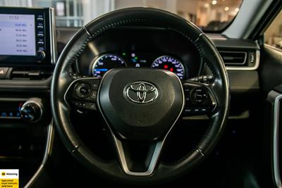 2021 Toyota RAV4 - Thumbnail