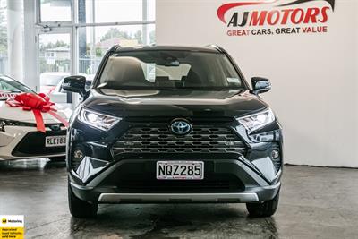 2021 Toyota RAV4 - Thumbnail