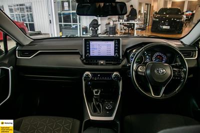2021 Toyota RAV4 - Thumbnail