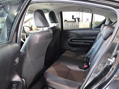 2015 Toyota Aqua - Thumbnail
