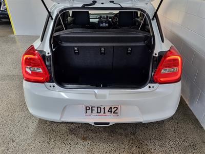 2022 Suzuki Swift - Thumbnail