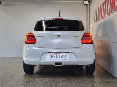 2022 Suzuki Swift - Thumbnail