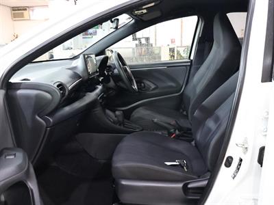 2021 Toyota Yaris - Thumbnail