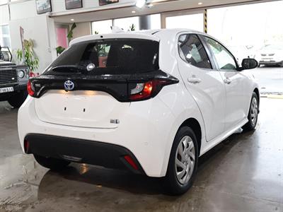 2021 Toyota Yaris - Thumbnail