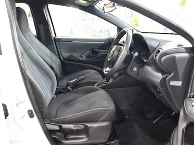 2021 Toyota Yaris - Thumbnail