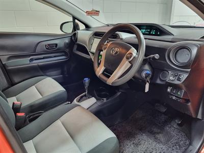 2013 Toyota Aqua - Thumbnail