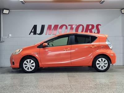 2013 Toyota Aqua - Thumbnail
