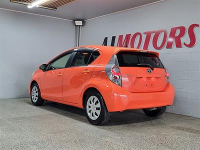 2013 Toyota Aqua - Thumbnail