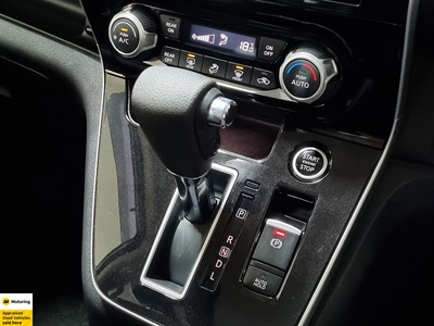 2020 Nissan Serena - Thumbnail