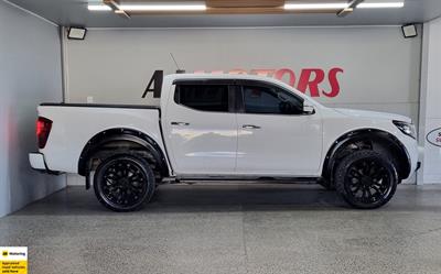 2021 Nissan Navara - Thumbnail
