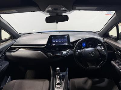 2017 Toyota C-HR - Thumbnail