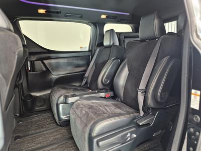 2020 Toyota Alphard - Thumbnail