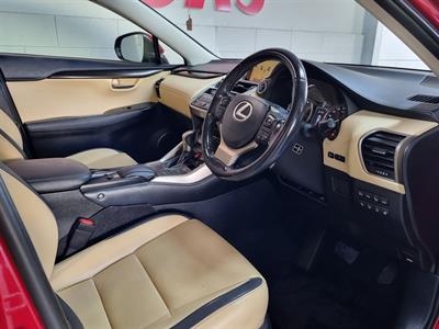 2015 Lexus NX 300h - Thumbnail