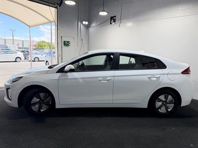 2022 Hyundai IONIQ - Thumbnail