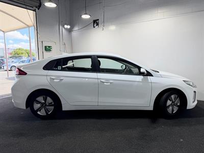 2022 Hyundai IONIQ - Thumbnail