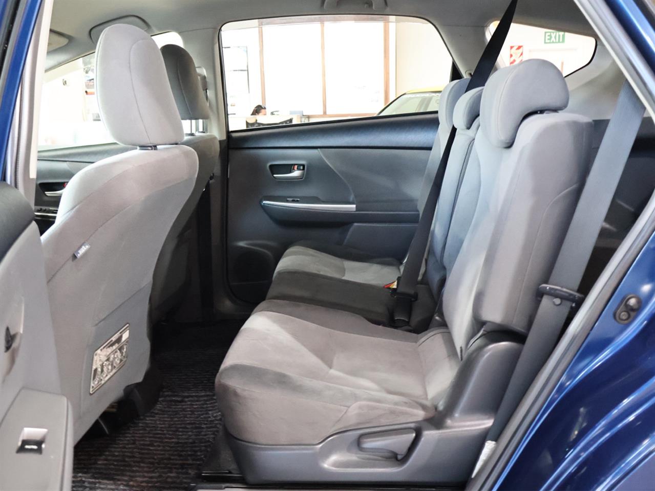 2012 Toyota Prius Alpha