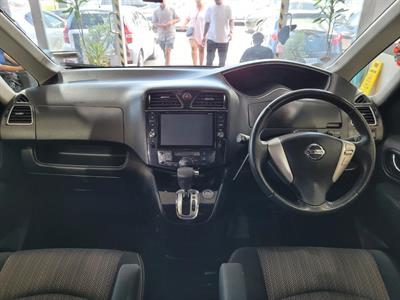 2015 Nissan Serena - Thumbnail