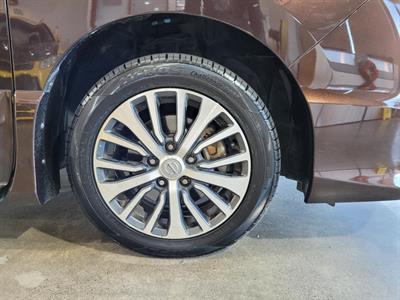 2015 Nissan Serena - Thumbnail