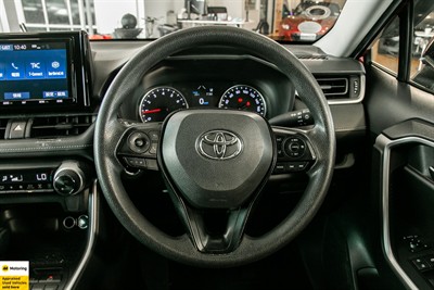 2019 Toyota RAV4 - Thumbnail