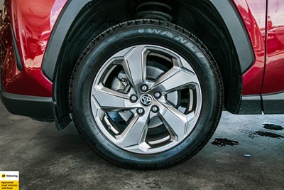 2019 Toyota RAV4 - Thumbnail