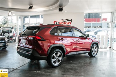 2019 Toyota RAV4 - Thumbnail