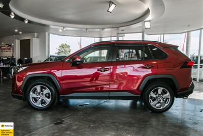 2019 Toyota RAV4 - Thumbnail