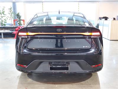 2023 Toyota Prius - Thumbnail