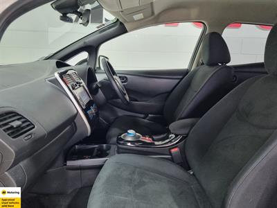 2016 Nissan Leaf - Thumbnail