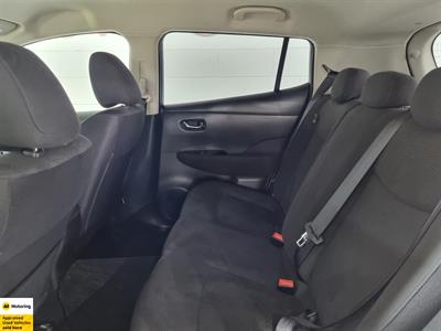 2016 Nissan Leaf - Thumbnail