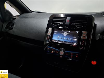 2016 Nissan Leaf - Thumbnail