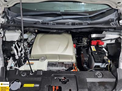 2016 Nissan Leaf - Thumbnail