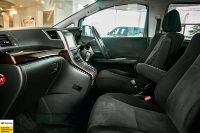 2012 Toyota Vellfire - Thumbnail