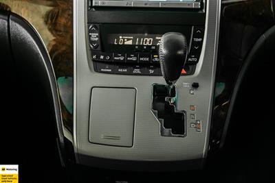 2012 Toyota Vellfire - Thumbnail