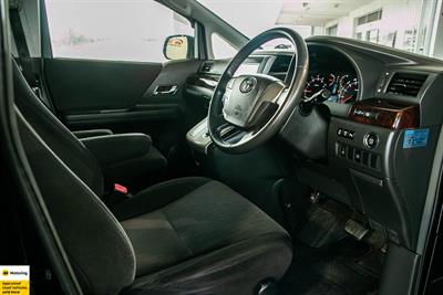 2012 Toyota Vellfire - Thumbnail