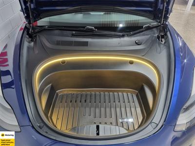 2021 Tesla Model 3 - Thumbnail