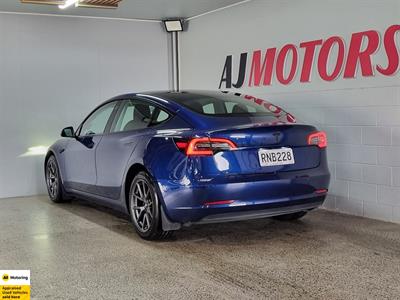 2021 Tesla Model 3 - Thumbnail