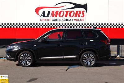 2022 Mitsubishi Outlander - Thumbnail