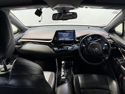 2017 Toyota C-HR - Thumbnail
