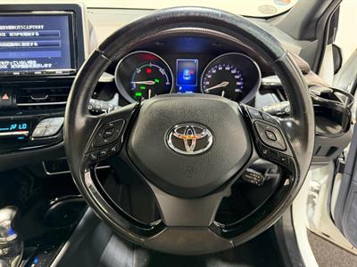 2017 Toyota C-HR - Thumbnail