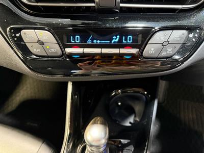 2017 Toyota C-HR - Thumbnail