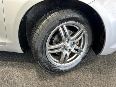 2015 Suzuki Swift - Thumbnail