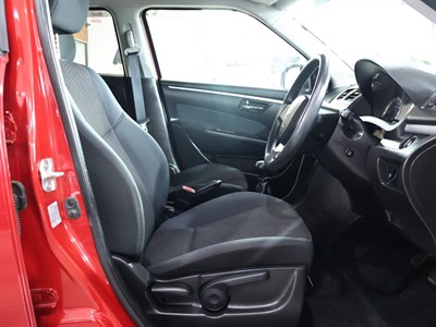 2014 Suzuki Swift - Thumbnail