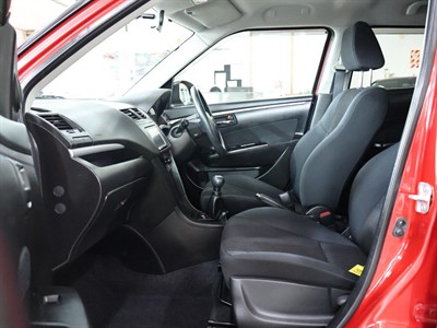 2014 Suzuki Swift - Thumbnail
