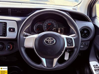 2015 Toyota Vitz - Thumbnail