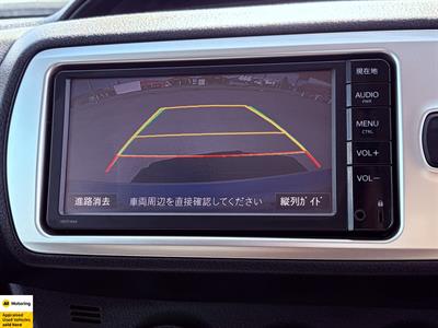 2015 Toyota Vitz - Thumbnail