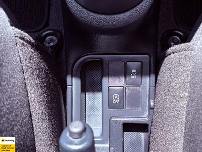 2015 Toyota Vitz - Thumbnail