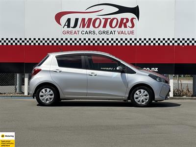 2015 Toyota Vitz - Thumbnail