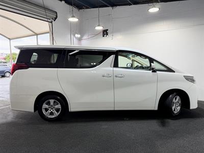 2023 Toyota Alphard - Thumbnail