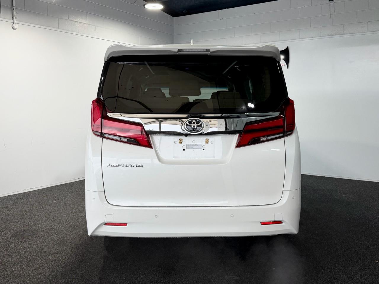2023 Toyota Alphard