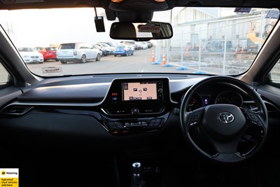 2017 Toyota C-HR - Thumbnail